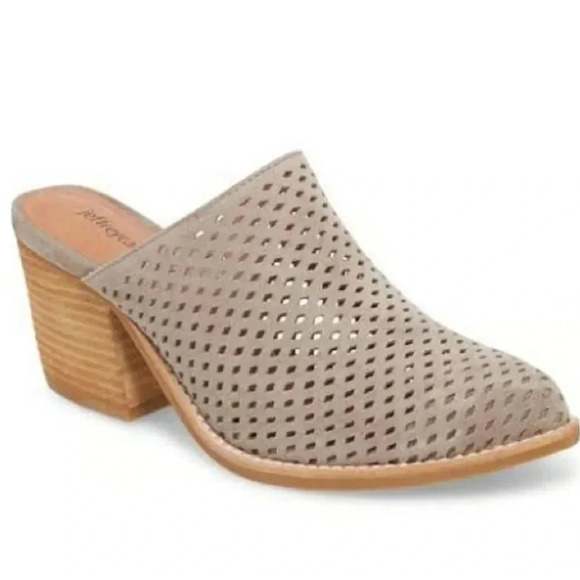 Jeffrey Campbell Favela Perforated Suede Mules Size 7.5 Preowned - Picture 2 of 8